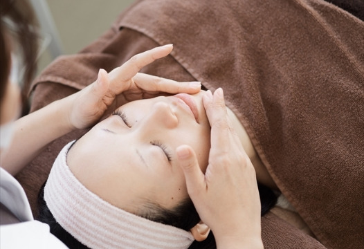 ピーリングの施術